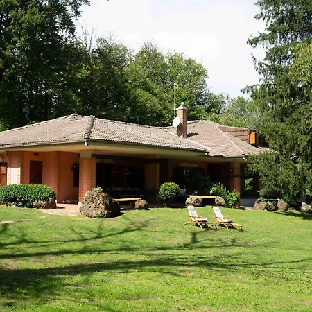 Villa Nel Bosco Con Piscina *